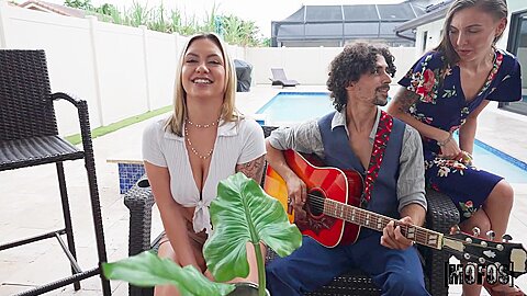 Cucking The Neighborhood – Gypsy Rose & Mike Skywalker